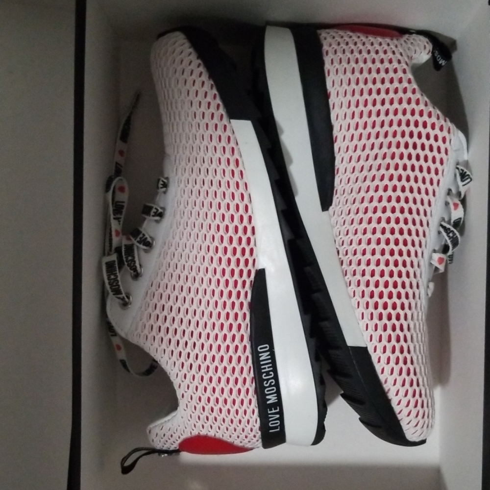 Sneakers 'Love Moschino'